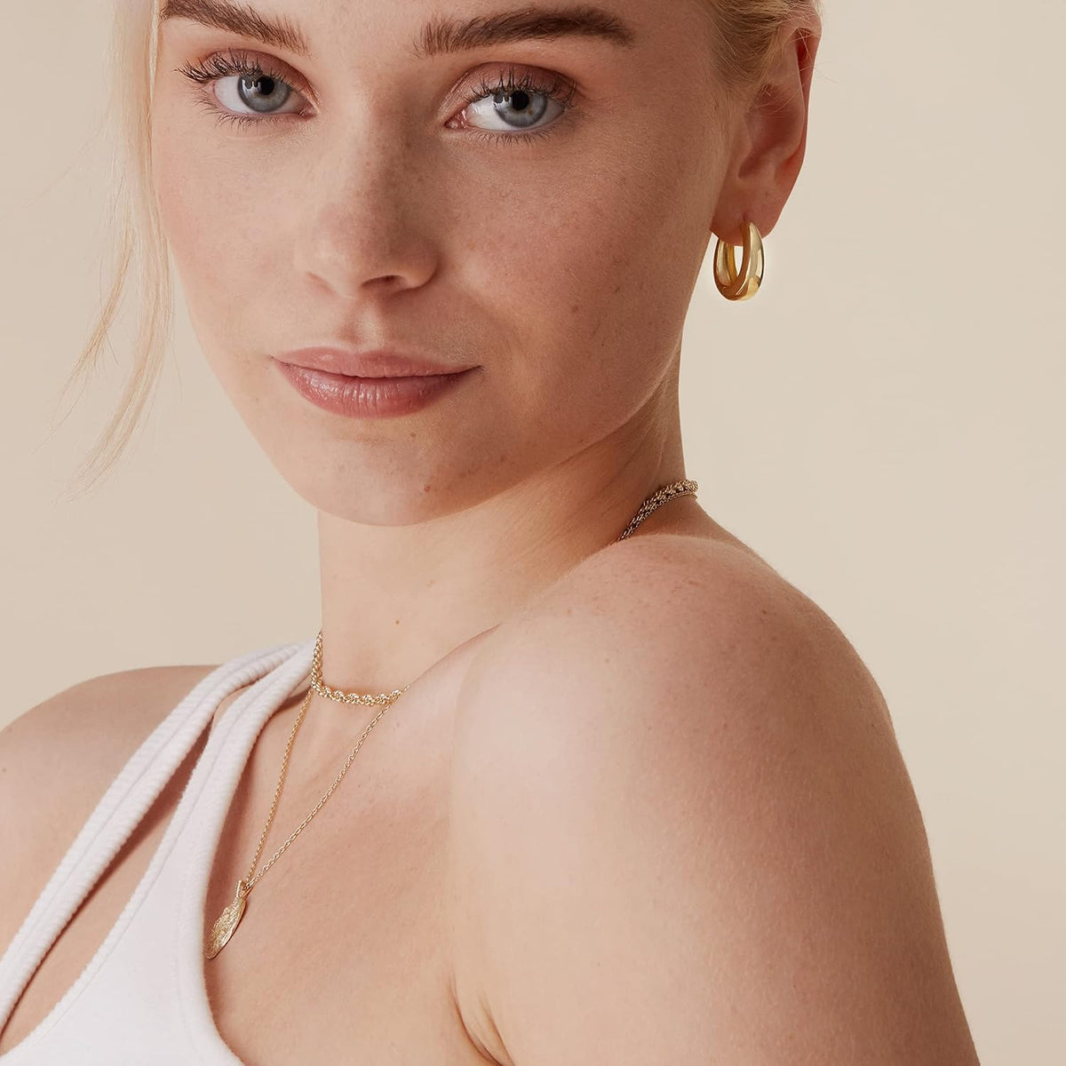 PAVOI Gold Hoop Earrings for Women, 14K Gold Plated Small Chunky Hoops
